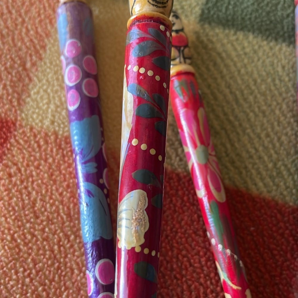 Four Painted Nesting Doll Pens - Picture 6 of 6